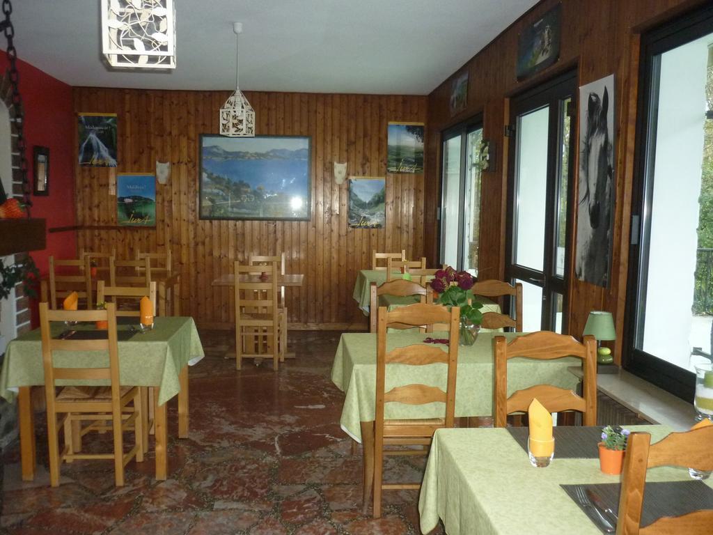Hotel Restaurant La Chaumiere Du Lac Clairvaux-les-Lacs Exterior photo